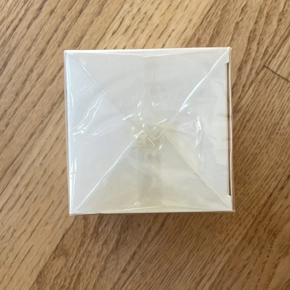 diptyque violet scented candle - Picture 5 of 5